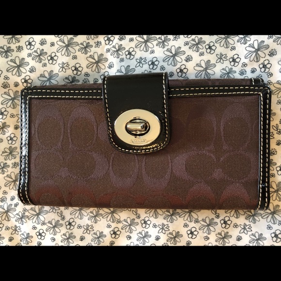 Coach Signature Turnlock Checkbook Wallet - Picture 1 of 5
